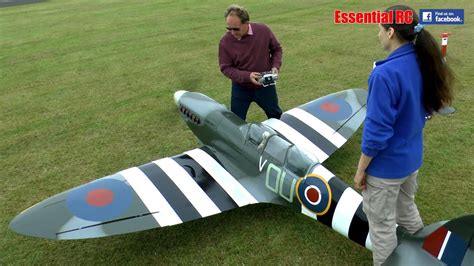 Giant 1 3 Scale Rc Spitfire Lma Cosford Show 2016 Youtube